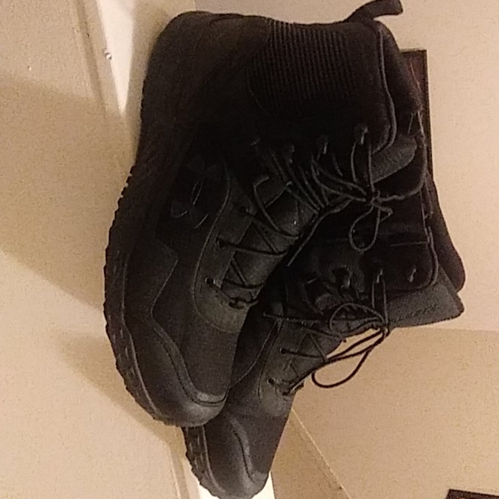 Under armour black boots